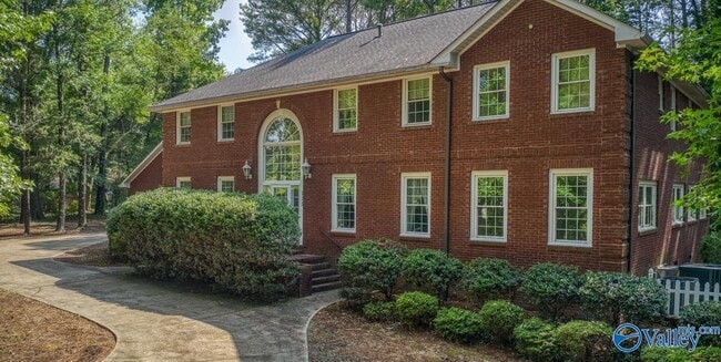 935 Jeff Rd NW