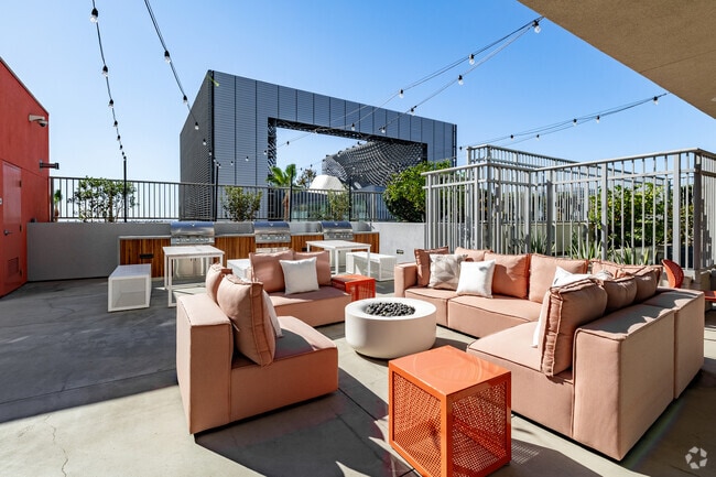 Lumina Hollywood