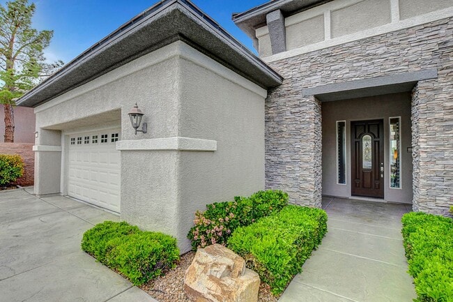 Photo - Elegant Custom Home in Guard-Gated MacDonald Ranch!