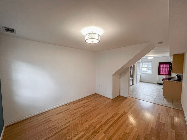 Photo - Beautiful 2 Bedroom 1 Bath Townhouse in Fa...