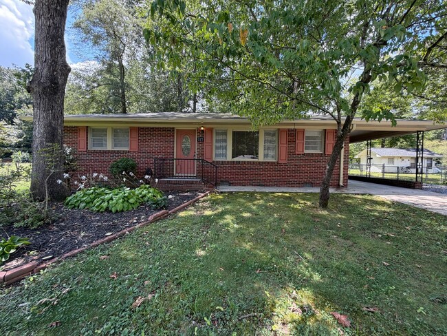 Photo - 117 Benton Dr NW