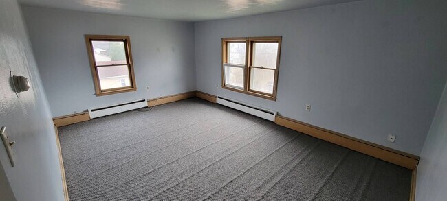 Photo - 307 Lake St Unidad Upper