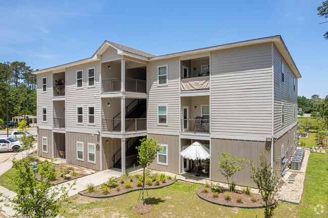 Turtle Creek Apartments - Turtle Creek Apartments