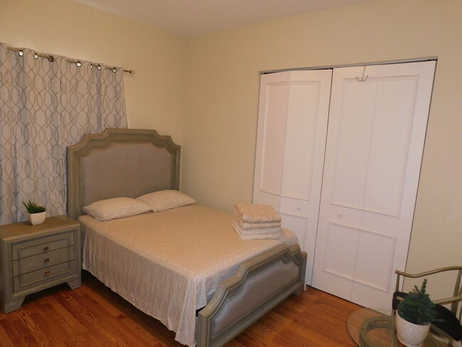 Building Photo - 2613 Treanor Terrace Rental