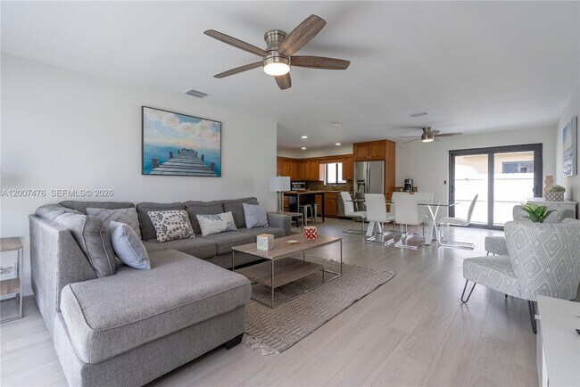 Photo - 510 SE 3rd Ave