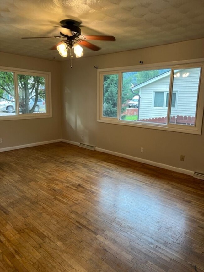 Photo - 4 Bedroom - 2 Bath - East Missoula