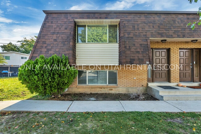 Photo - 30 E 925 N St