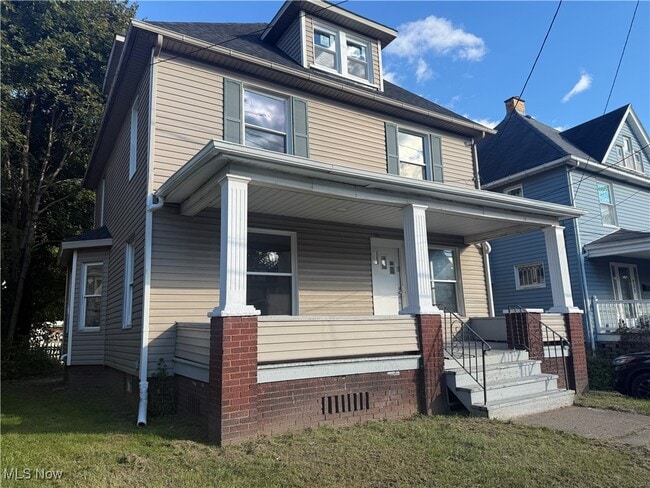 Photo - 204 Broad Ave NW