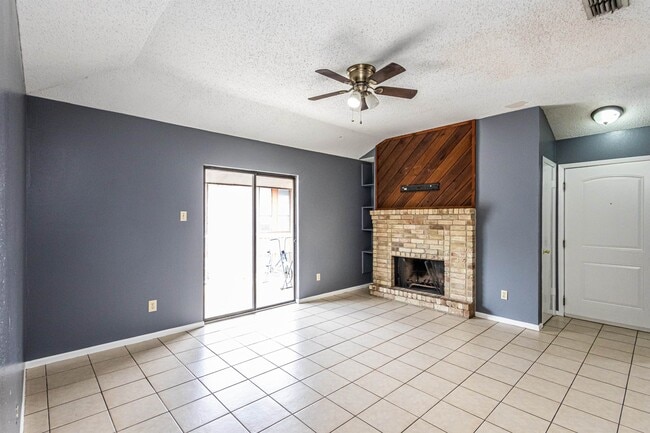 Photo - 412 Gale St Unidad 16