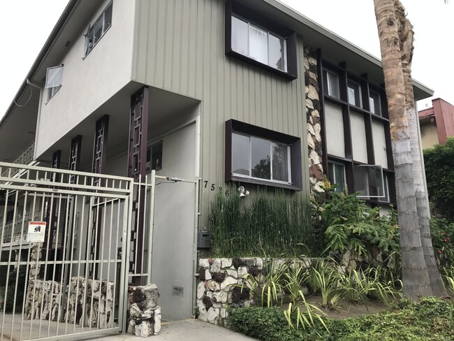 Building Photo - 7526 Fountain Ave Unit 1