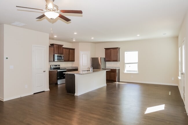 Photo - 576 Greenlee Rd