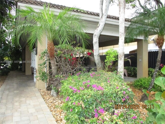 Building Photo - 4802 Washington St Unit 2