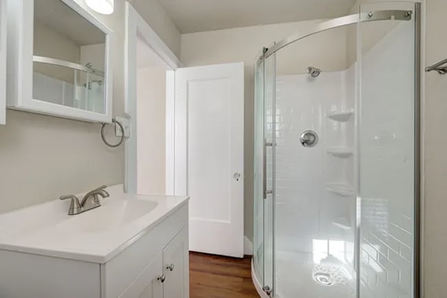 Photo - 2417 N Robinson Ave Unit 2