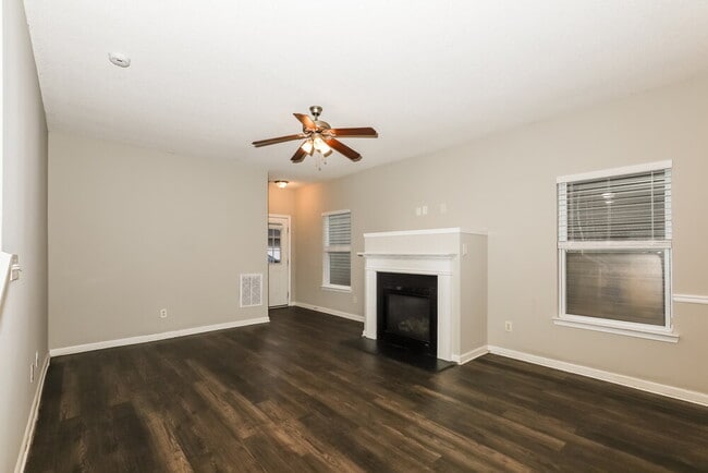 Photo - 1585 Tigris Ct