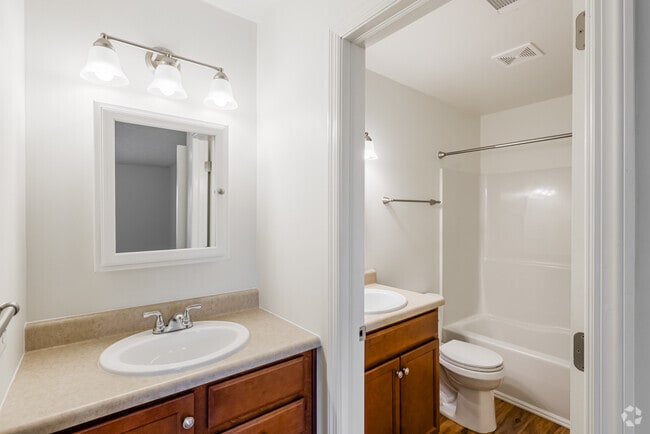 2BR,1BA-900SF