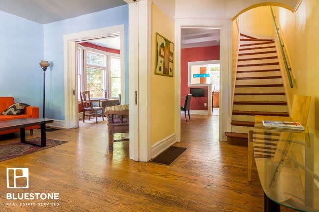 Photo - 2322 NW Kearney St