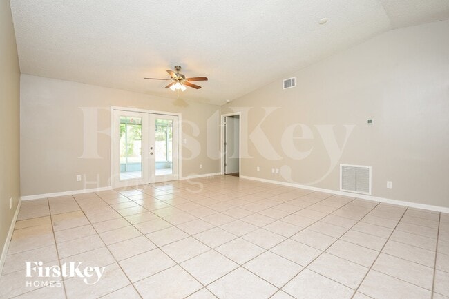 Photo - 6363 Brack St