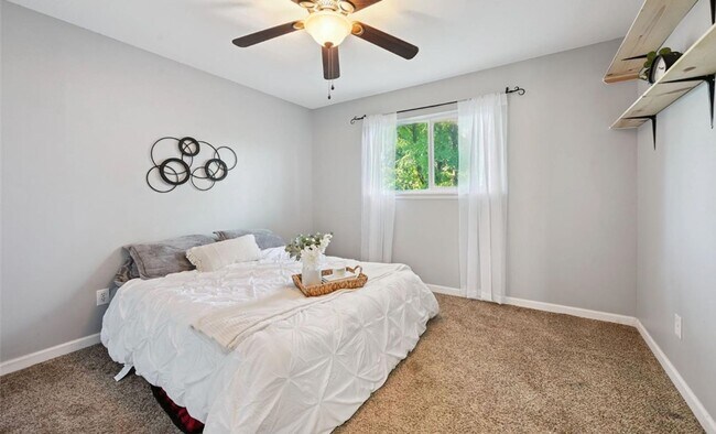 Photo - Beautiful 3 Bed, 2 Bath Split-Level Home w...