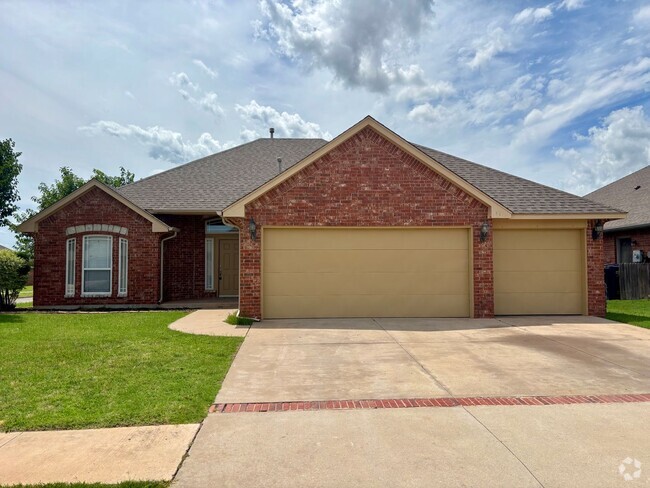 Building Photo - Charming 4 Bed 2 Bath in Yukon Rental