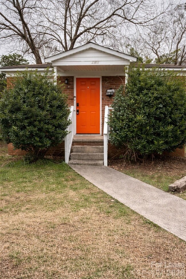 Photo - 316 Skyland Ave