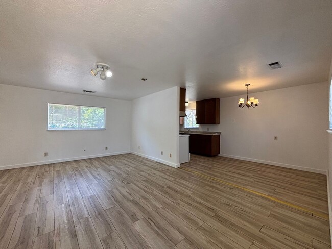 1455 Alamo Dr