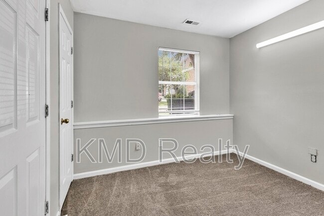 Photo - 1638 Arlyn Cir Unit #A