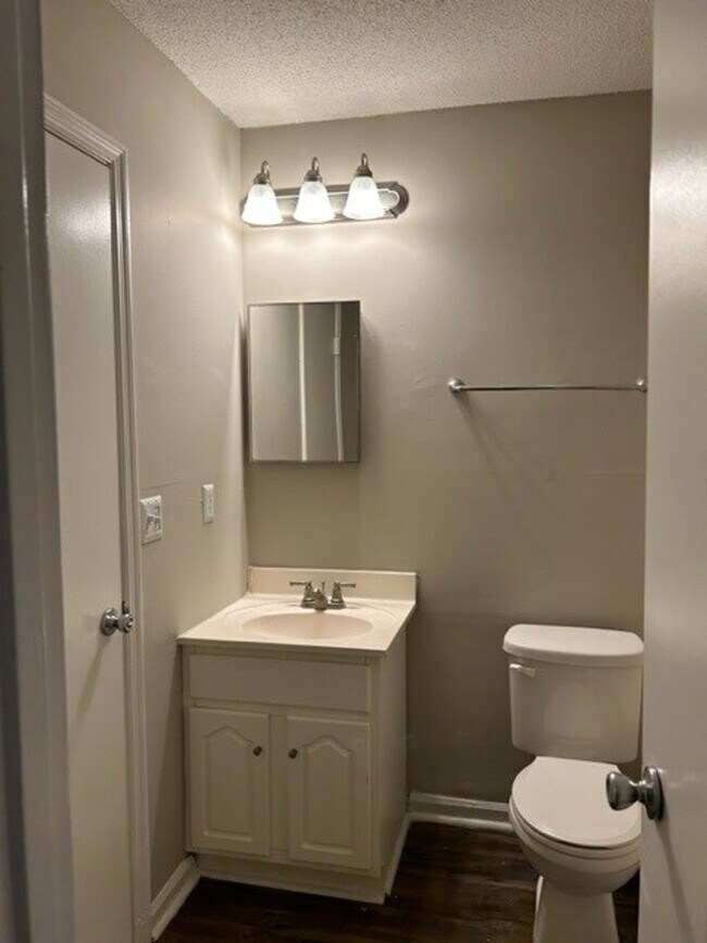 Photo - 358 A-B Dorchester Manor Unidad 358-A