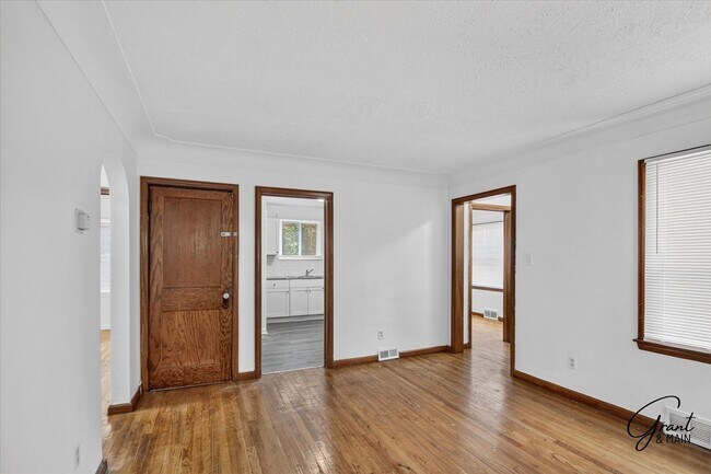 Photo - $1295 - 3 bedroom bungalow