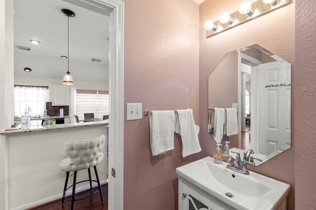 Photo - 723 Avery Dr