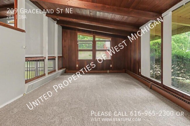 Photo - 209 Graceland St NE