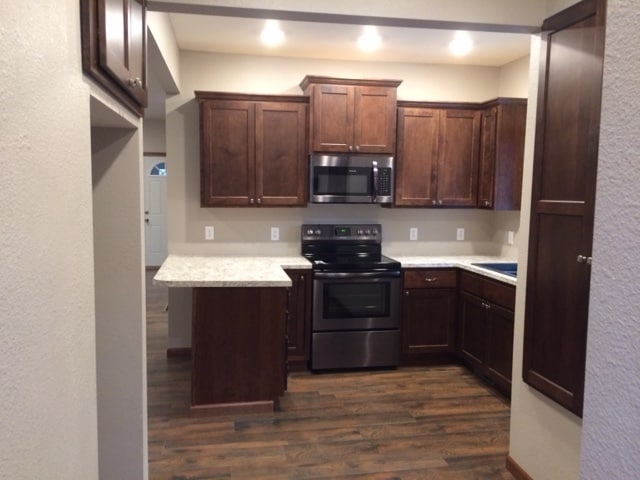 Photo - 706 W 5th Ave