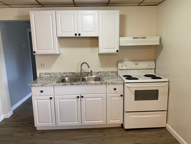 Photo - 916 Main St Unit 1