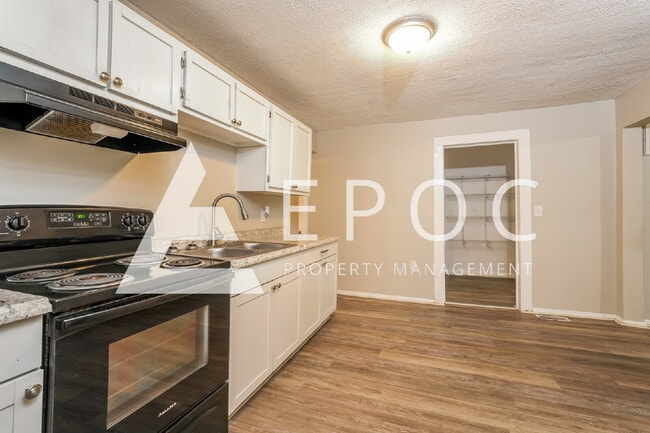 Photo - 1310 Phipps Ave