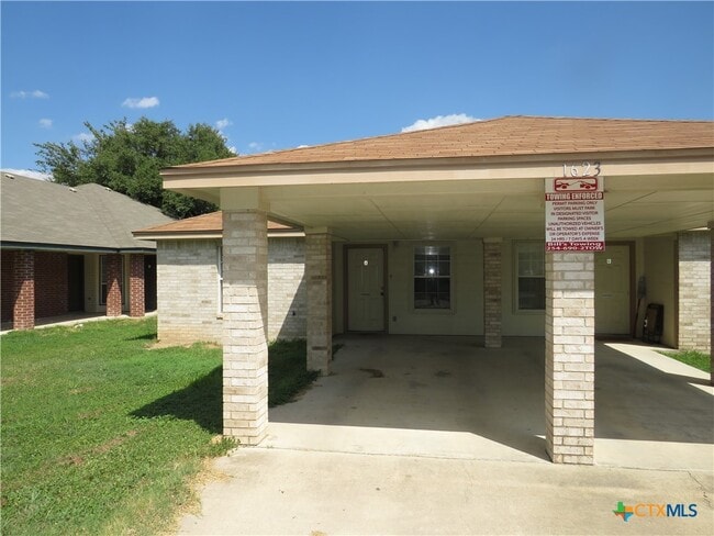 Building Photo - 1623 Pontotoc Trce