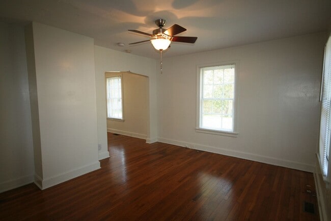 Photo - Beautiful Walltown Duplex - Near Duke / Broad St / 9th! Unit 1611
