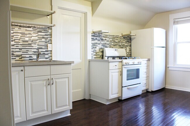 Kitchen - 17606 Franklin Ave Unit 17606 Franklin Ave FL 3