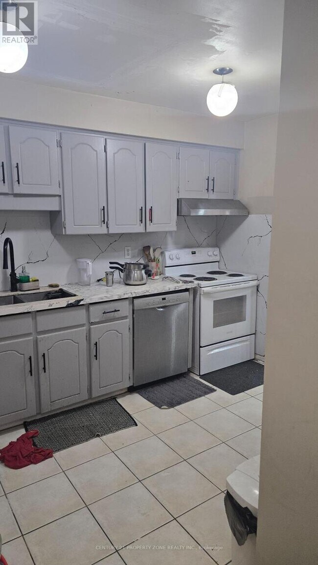 Photo - 4136 Clevedon Dr