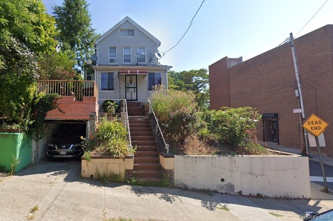 Building Photo - 87-35 165th St Rental