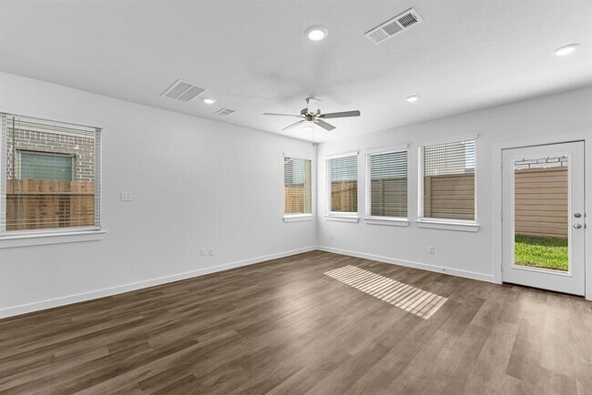 Photo - 17207 Walden Lk Ln