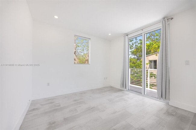 Photo - 3787 Thomas Ave