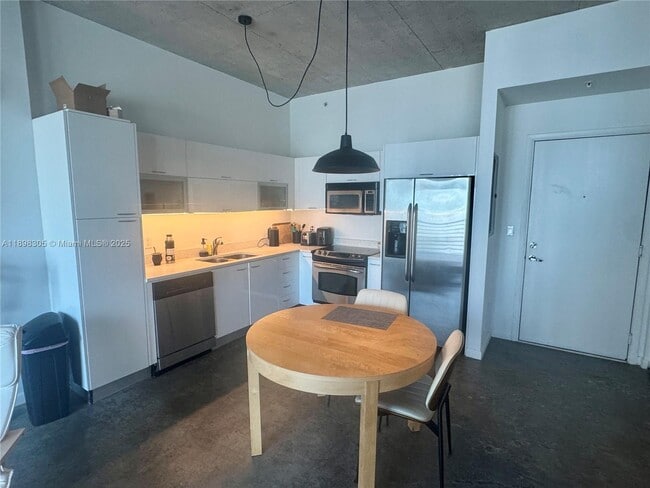 Photo - 133 NE 2nd Ave Unidad 1605