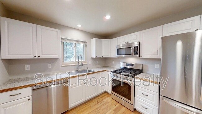 Photo - 635 Quebec St