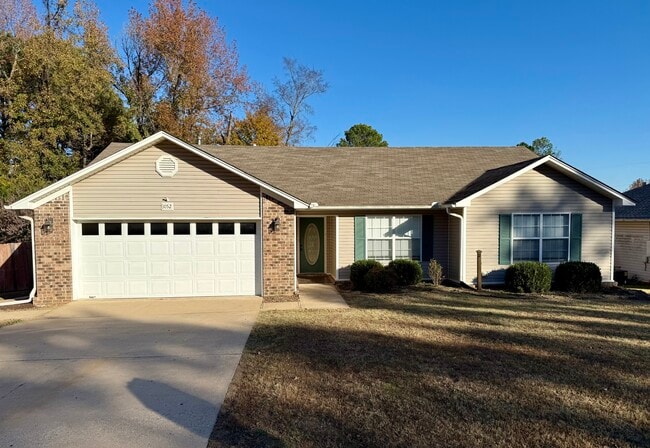 Building Photo - 1052 Highland Blvd