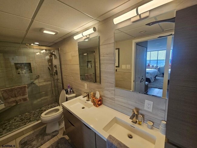 Photo - 100 S Berkley Square Unidad PH2G