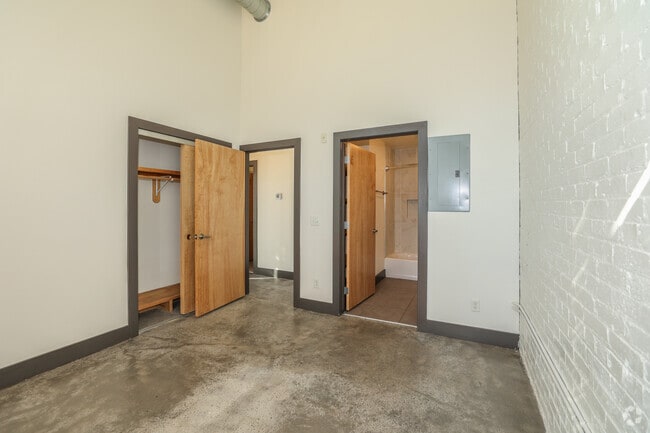 2BR, 2BA - 842SF - Second Bedroom
