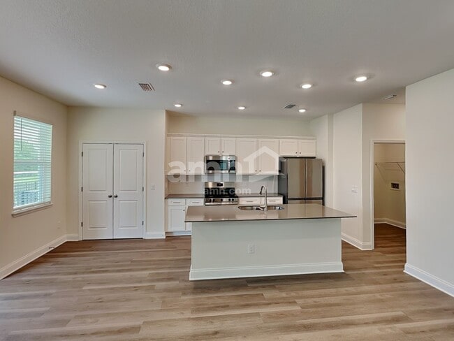 Photo - 1052 Grafton Ridge Dr