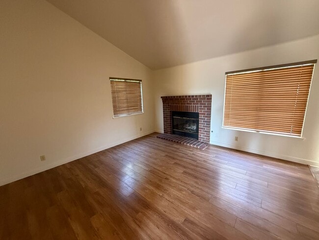 2825 Airons Ct