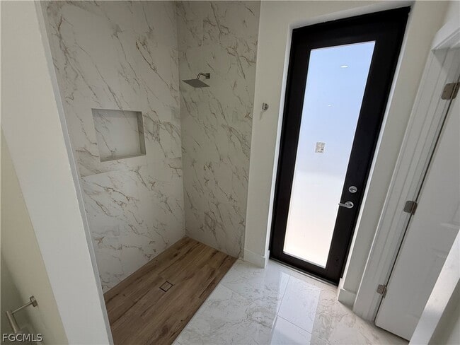 Building Photo - 1409 NW 21st Ct