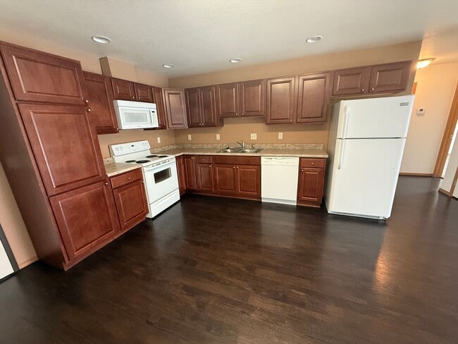 Photo - Upper 2 Bed 1 Bath Unit 505#8