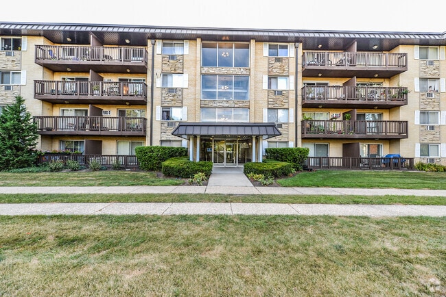 Building Photo - 2218 S Goebbert Rd Unit 487 Rental